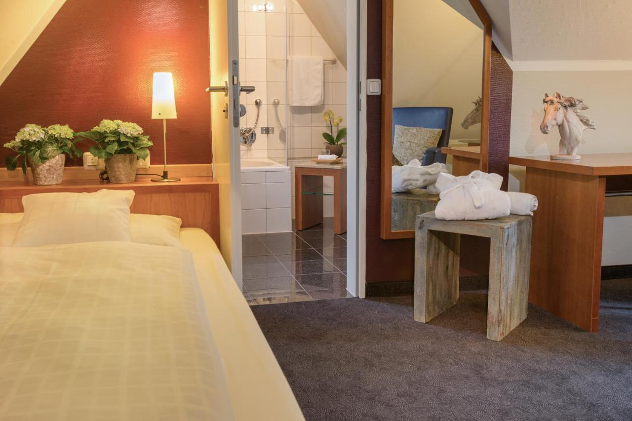 Seehotel Niedernberg - Das Dorf Am See Kültér fotó