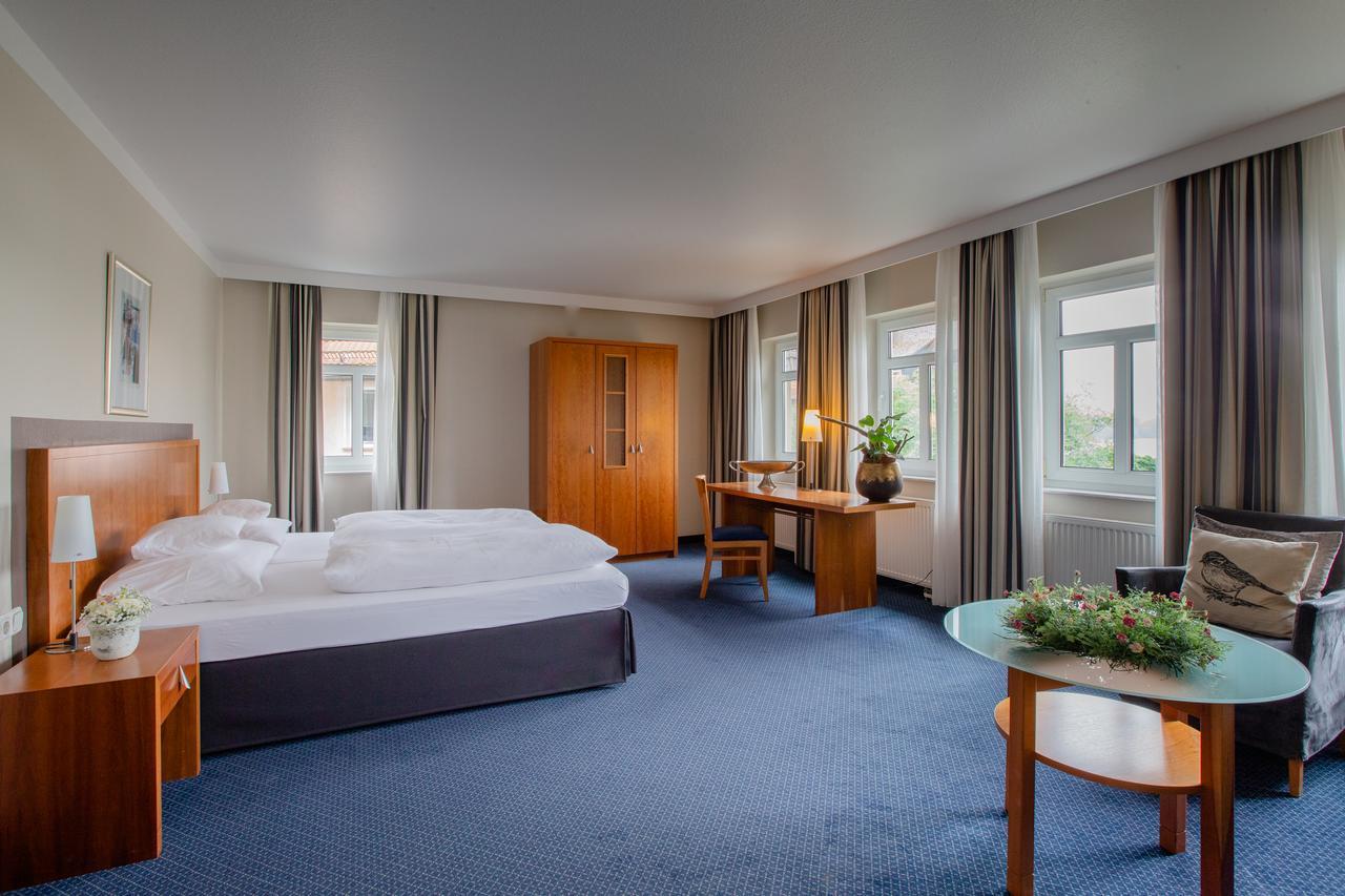 Seehotel Niedernberg - Das Dorf Am See Kültér fotó